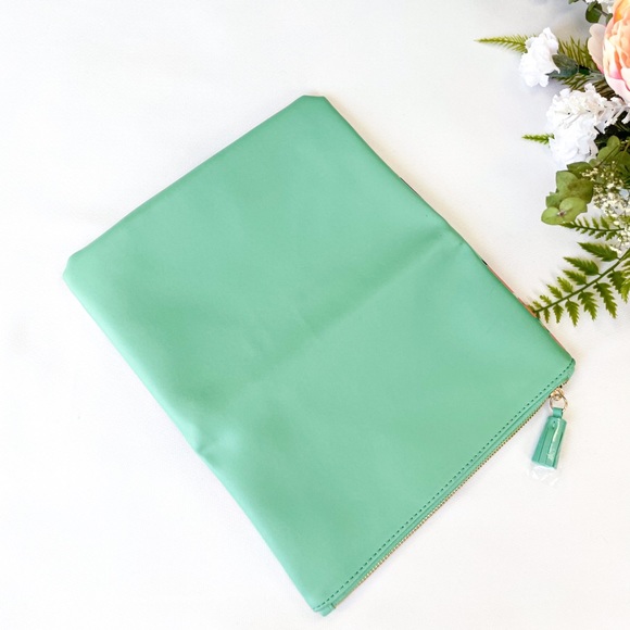 NEW! Clutch / Makeup Bag - Picture 3 of 8